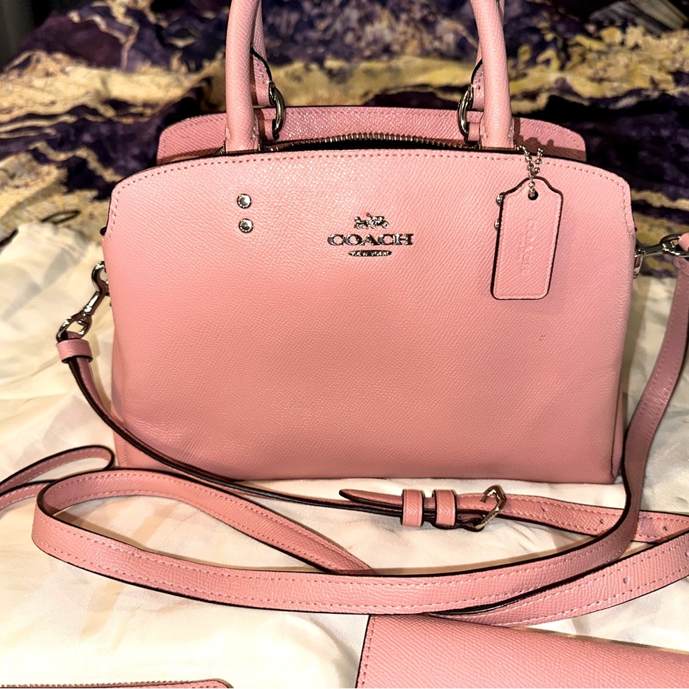 Coach leather purse, Wristlet, Wallet/Checkbook like new 3 piece set pink